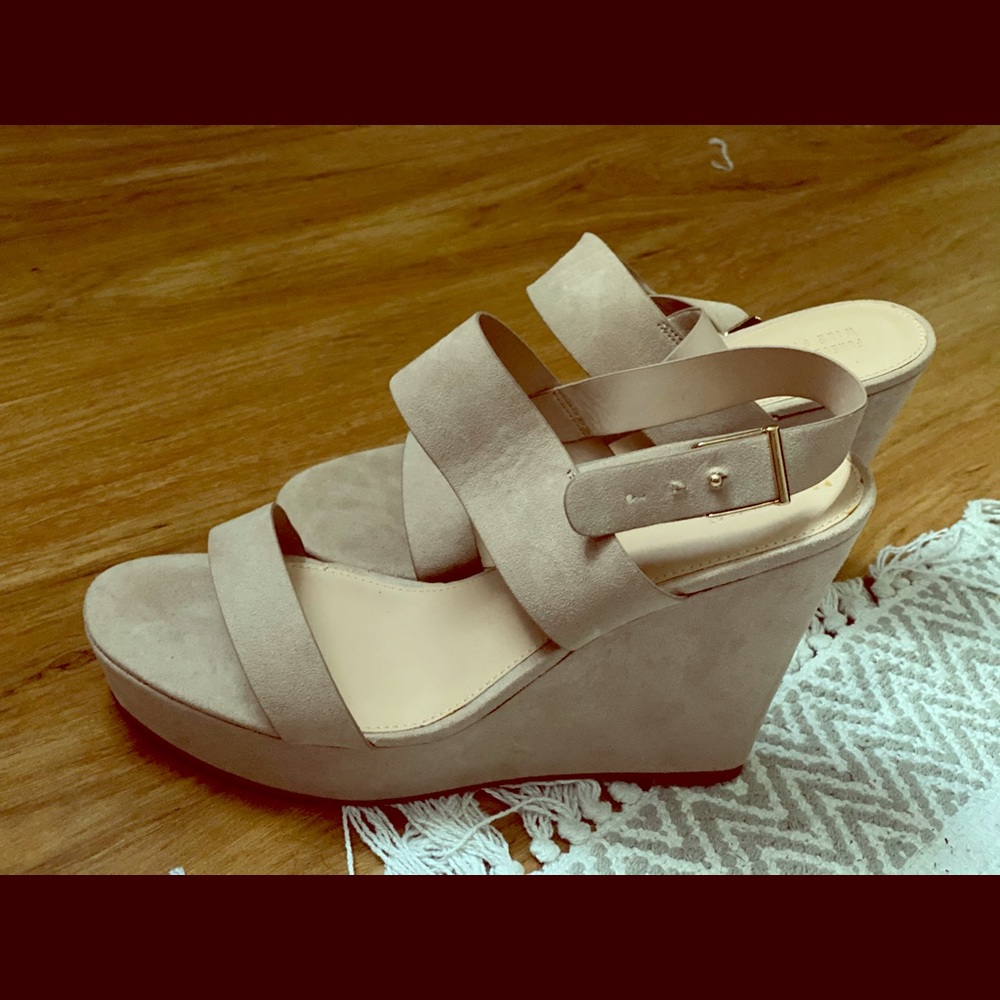 Beautiful high heel wedges shoes 👠